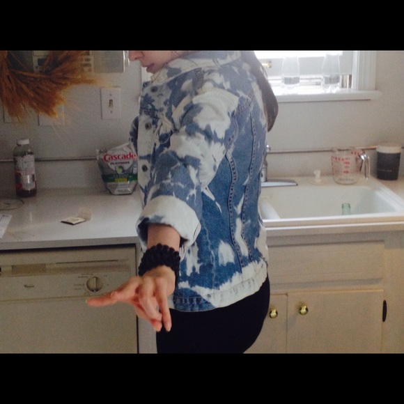 Light Blue Cloud Wash Denim Jean Jacket! - Picture 8 of 10